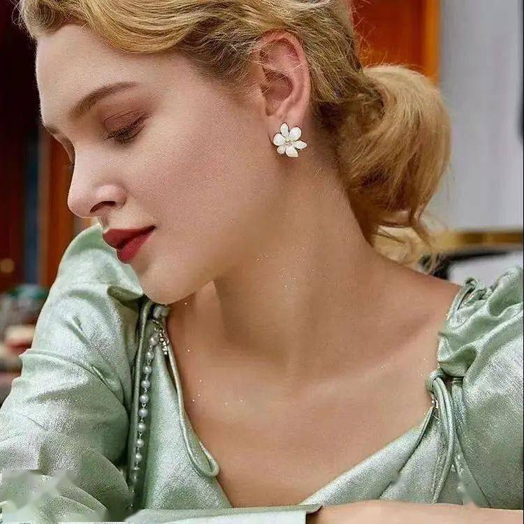 血整理了出街耳环TOP榜瓦力棋牌游戏又甜又野我吐(图21) 血整理了出街耳环TOP榜瓦力棋牌游戏又甜又野我吐(图21)