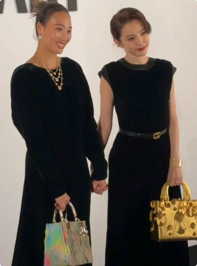 钰精致郑钦文露背朱珠美得无死角瓦力棋牌迪奥红毯生活图曝光杨采(图5)