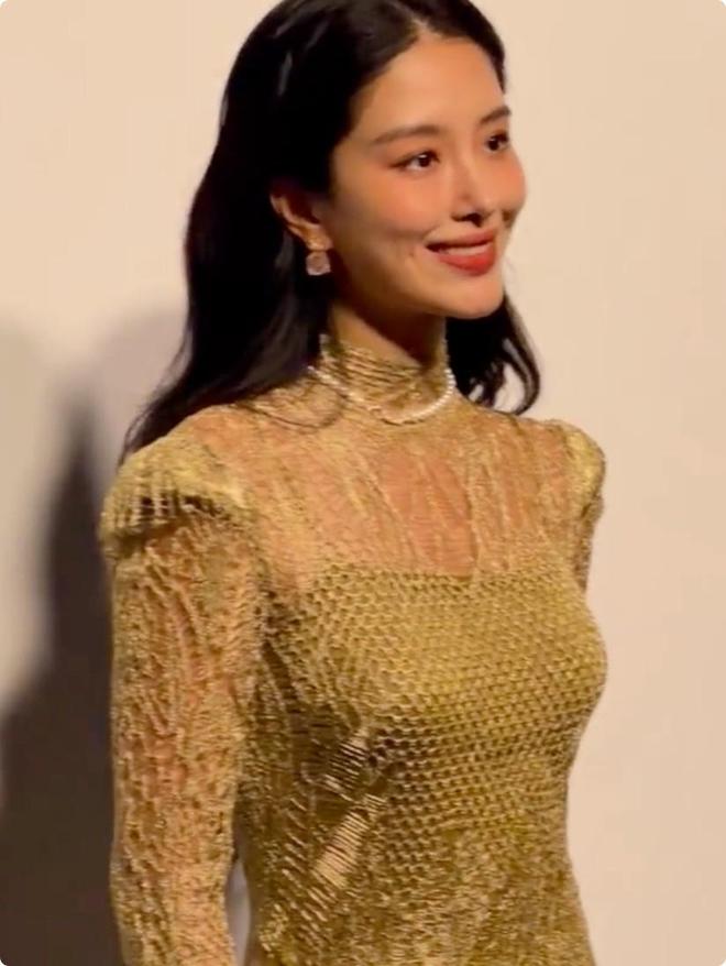 钰精致郑钦文露背朱珠美得无死角瓦力棋牌迪奥红毯生活图曝光杨采(图8)