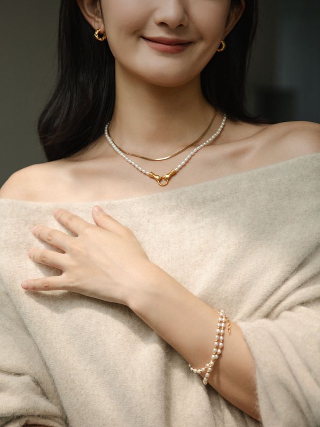 芷蕾种草的宝藏单品确实很好搭！瓦力棋牌游戏推广 被刘亦菲、辛(图2)