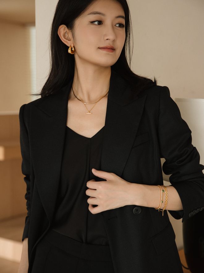 芷蕾种草的宝藏单品确实很好搭！瓦力棋牌游戏推广 被刘亦菲、辛(图7)