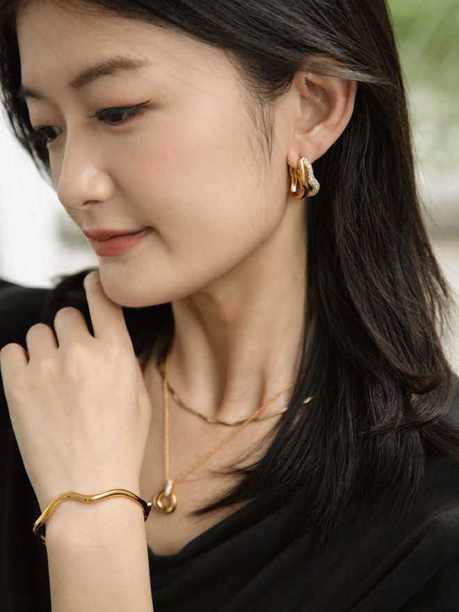 芷蕾种草的宝藏单品确实很好搭！瓦力棋牌游戏推广 被刘亦菲、辛(图11)