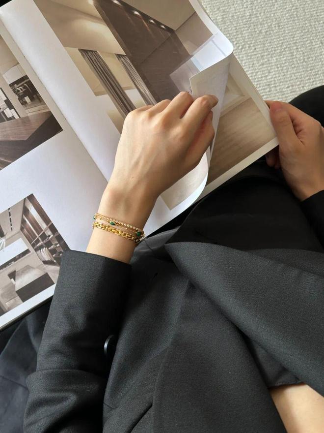 芷蕾种草的宝藏单品确实很好搭！瓦力棋牌游戏推广 被刘亦菲、辛(图21)