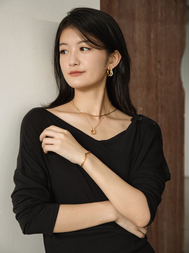 芷蕾种草的宝藏单品确实很好搭！瓦力棋牌游戏推广 被刘亦菲、辛(图16)