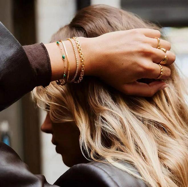 芷蕾种草的宝藏单品确实很好搭！瓦力棋牌游戏推广 被刘亦菲、辛(图38)