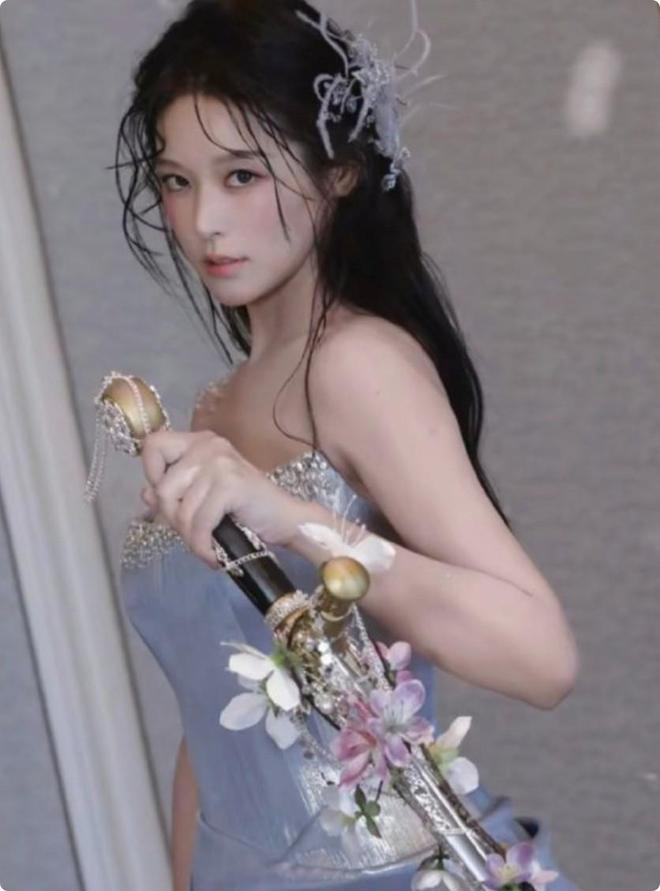 各个天生丽质颜值身材都不输内娱女星瓦力棋牌游戏短剧演员红毯：女演员们(图17)