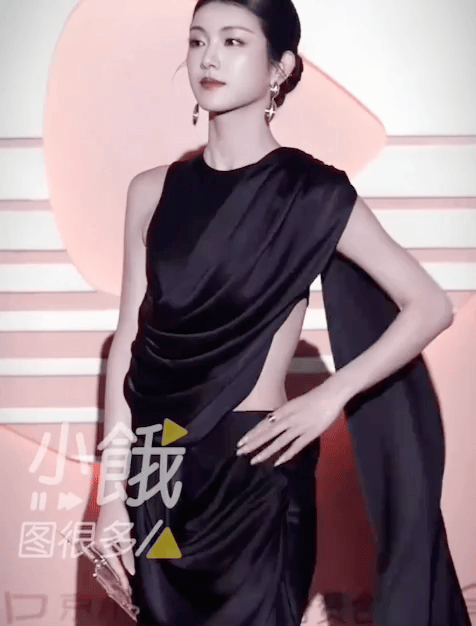 各个天生丽质颜值身材都不输内娱女星瓦力棋牌游戏短剧演员红毯：女演员们(图21)